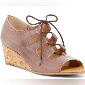 NWT Latigo Shadow leather peep toe wedges shoes 6